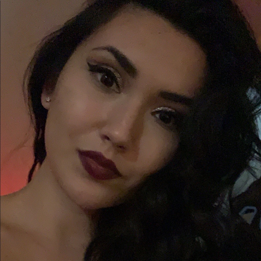 Meet your Posher, Gabriella